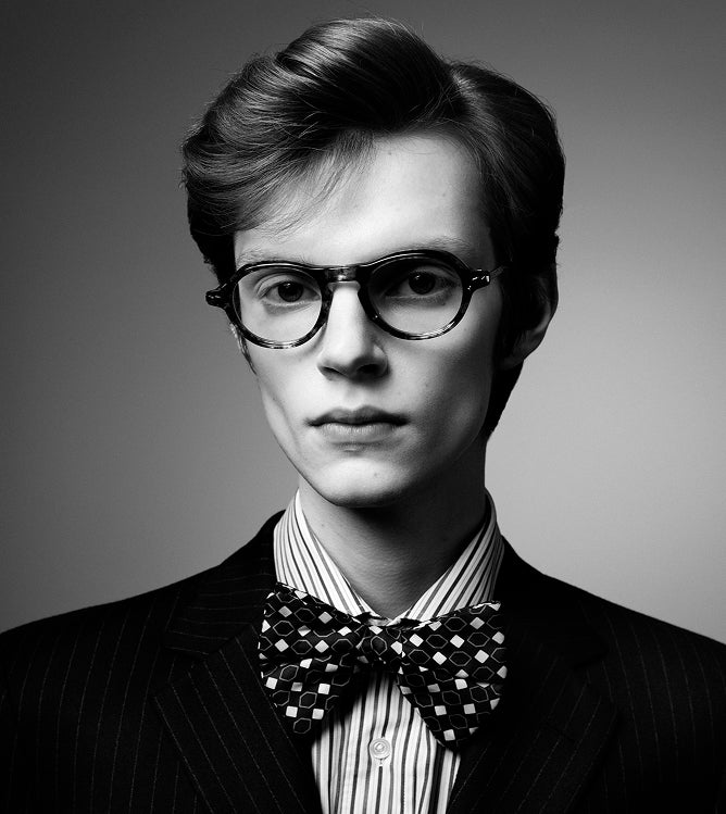 Eyeclusive eyewear