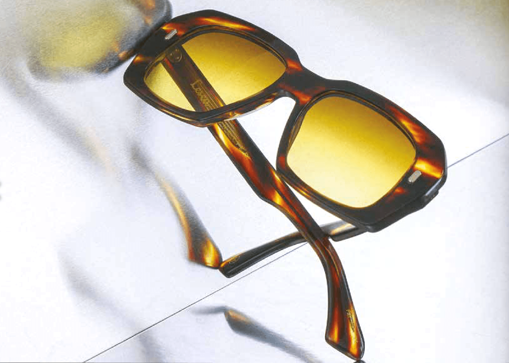 Eyeclusive eyewear